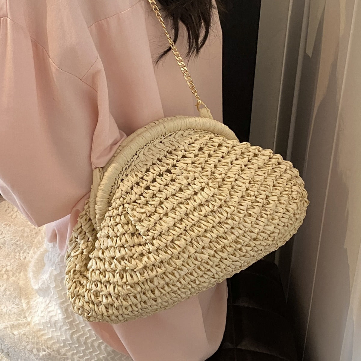 Cloud Woven Straw Chain Bag
