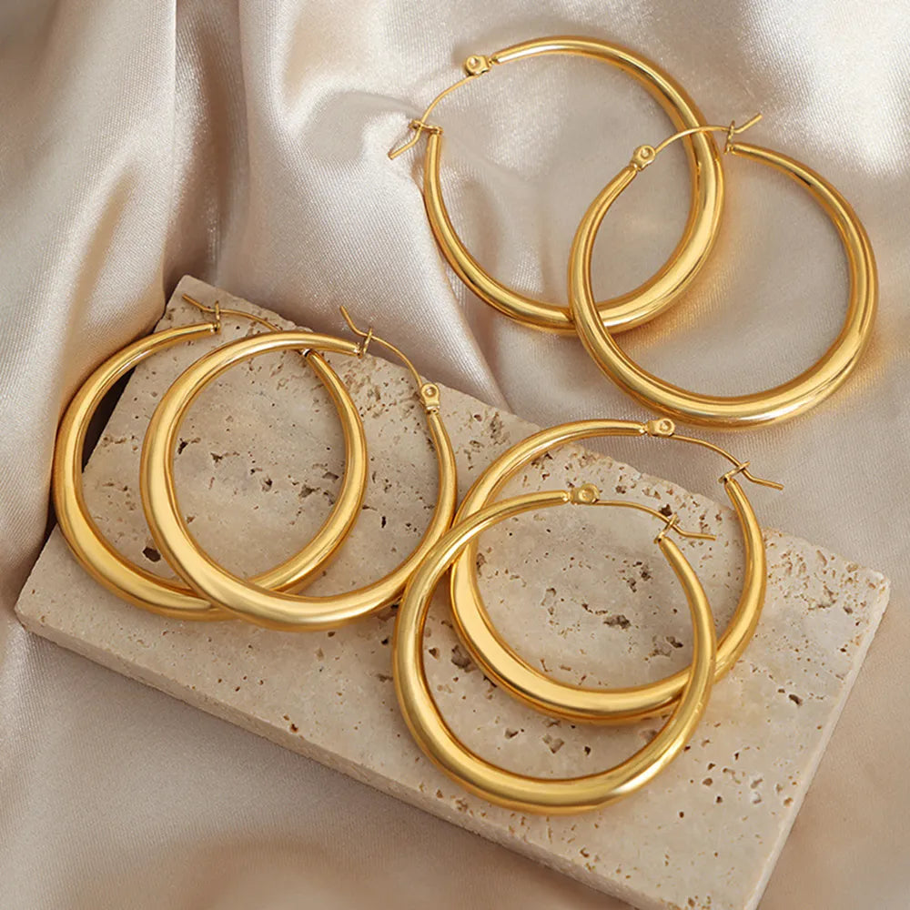 Medium gold hoops for women – minimalist design