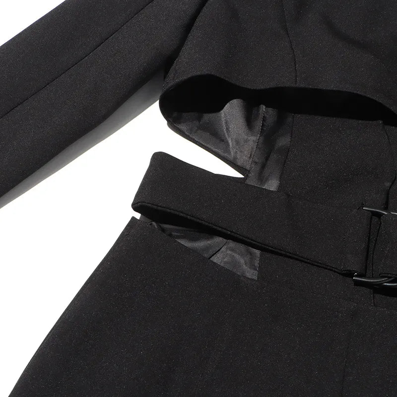 Blazer_Dress_Midriff_cutout_close_up